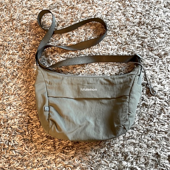 lululemon athletica Handbags - Lululemon crossbody bag